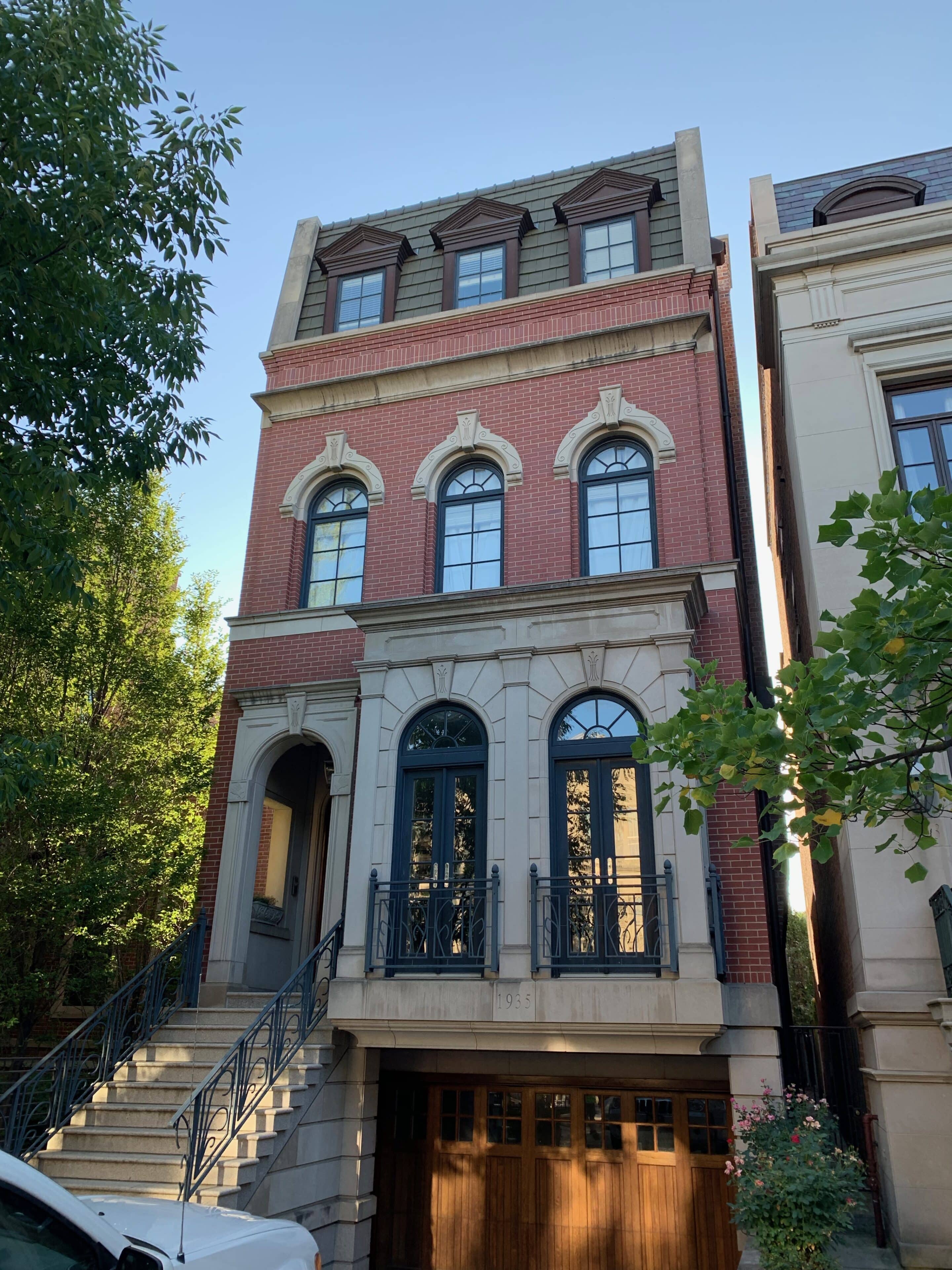 Limestone Building Pressure Washing Chicago Before Pic