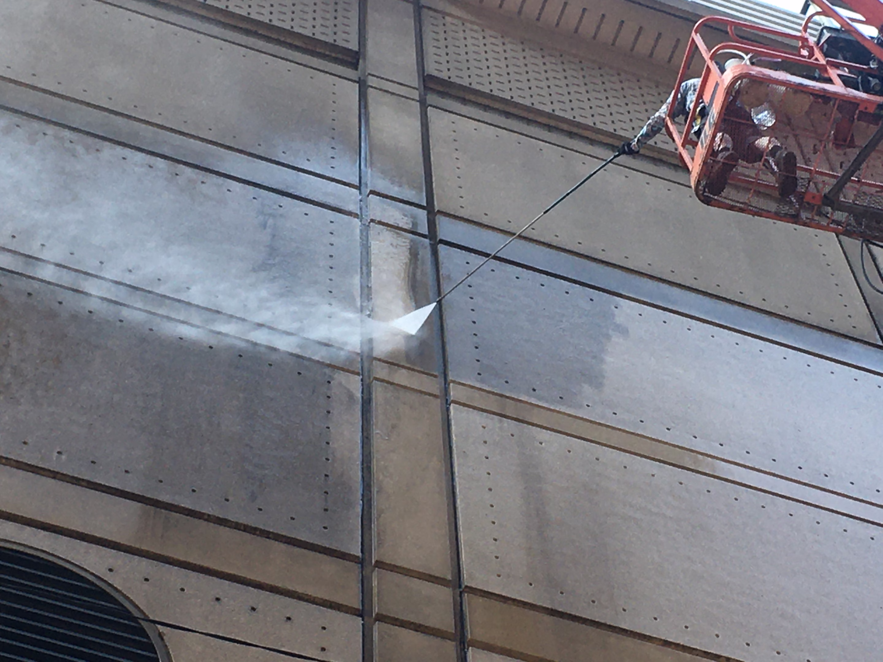 building-cleaning-downtown-chicago