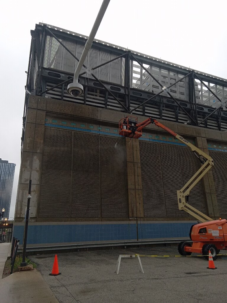 Building pressure Washing in the Loop Chicago