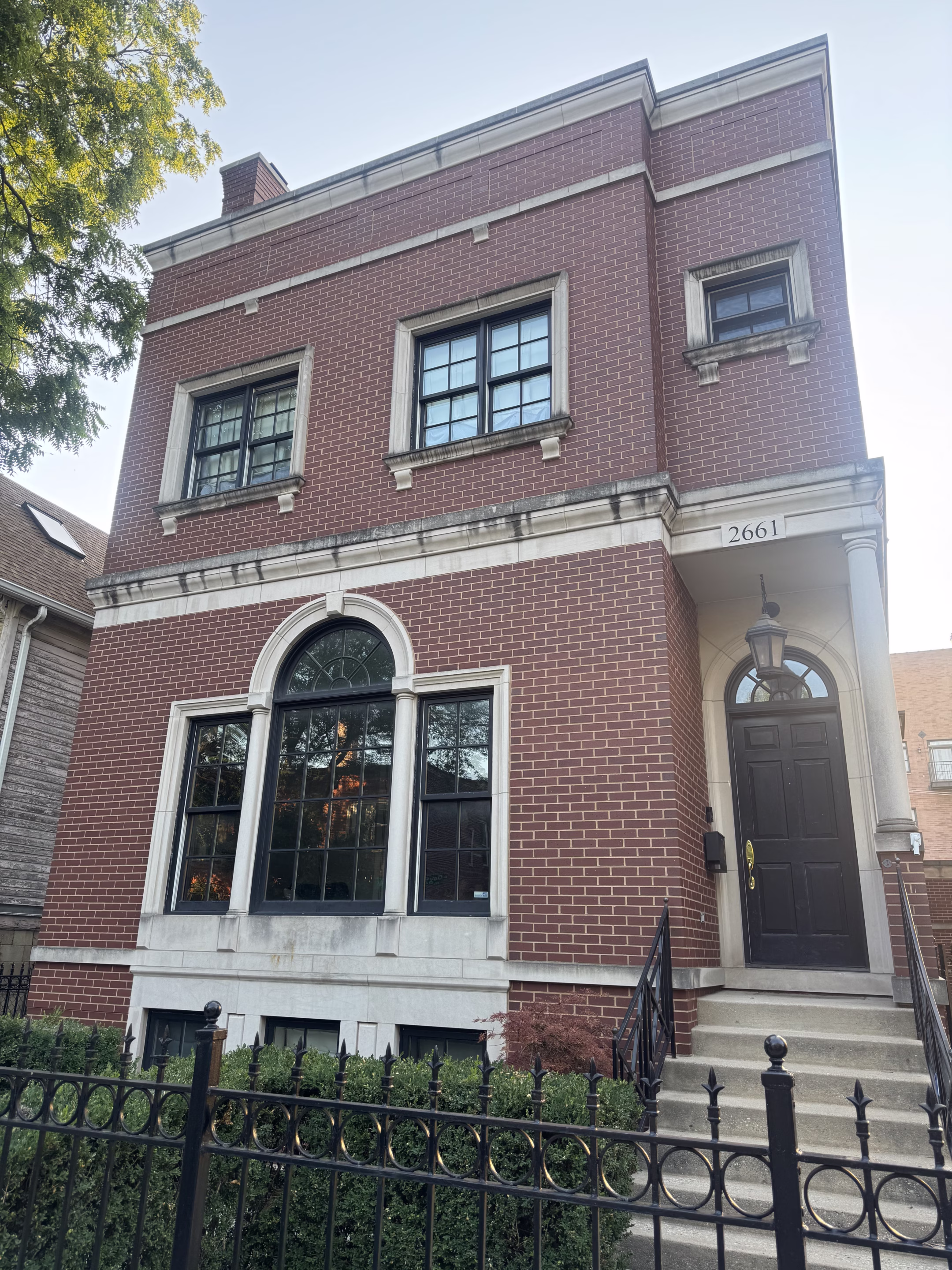 Exterior House Pressure Washing in Lincoln Park Chicago